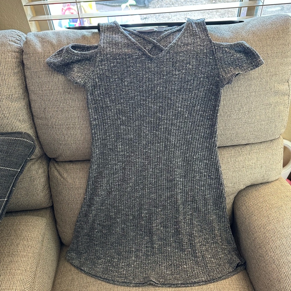 Girls 10/12 Childrens Place Gray Cold Shoulder Knit Dress